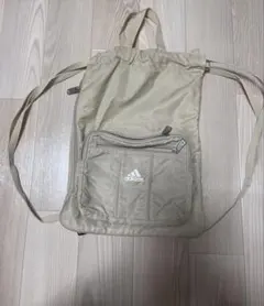 adidasリュックのサムネイル