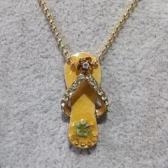 ハワイアンジュエリー ビーチサンダル型ペンダントネックレス(イエロー)