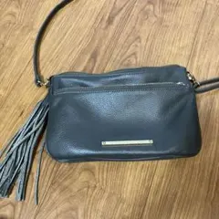 Beaure レザー ショルダーバッグ 斜めがけバッグ グレー 牛革 フリンジ