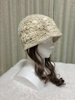 フラワーモチーフニット帽♡ハンドメイド♡ベージュ系ミックス
