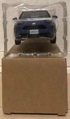 トヨタ⭐️ヤリスクロス⭐️ミニカー　黒✖️白　2トーンカラー　新品未開封　透明ケース入 トヨタ⭐️ヤリスクロス⭐️ミニカー 黒✖️白 2トーンカラー 新品未