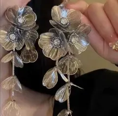 シルバー　ロングピアス　フラワーピアス　華やか　ウエディング