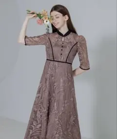 LEJA スパンコール花柄刺繍デコルテカットソフトパフスリーブ S - メルカリ