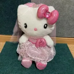 ユニバ　USJ ハローキティ　ドレス　ぬいぐるみ