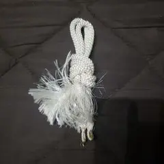 ホワイトタッセル付きホルダー