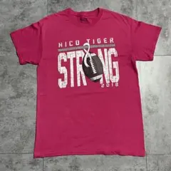 GILDAN カレッジ Tシャツ STRONG フットボール ピンク USA古着のサムネイル