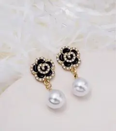 フェイクパール&フラワー装飾ドロップピアス