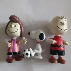 チャーリー・ブラウン　スヌーピー　ペパーミント・パティ　サッカー　フィギュア
