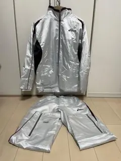 asics ウィンドブレーカー シルバー