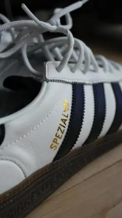 【美品】箱無しadidas SPEZIAL ホワイト/ネイビー シューズ