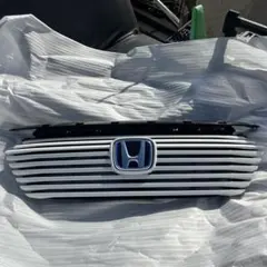 ホンダ VEZEL フロントグリル プレミアムサンライトホワイトパール