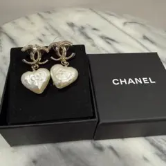 CHANEL シャネル　ハート型パールピアス