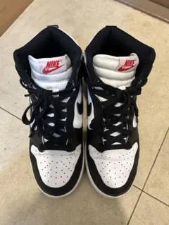 Nike Dunk High ブラック&ホワイト　パンダ