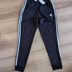 新品タグありadidasジョガーパンツ