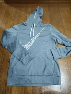 NIKE THERMA-FIT Mサイズ　フード　トレーナーのサムネイル