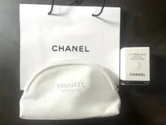 CHANEL ノベルティポーチとラクレームマン