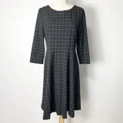 美品anySiS 黒 格子チェック 七分袖 ひざ丈ワンピース オンワード 4/L