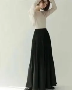 滝沢眞規子着●アドーアADOREプリーツヘリンボーンフレアースカート●ルフィル 滝沢眞規子着○アドーアADOREプリーツヘリンボーンフレアースカート