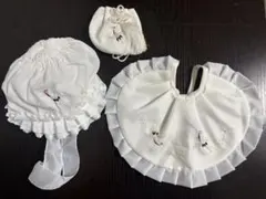 帽子・よだれかけ・お守り袋 3点セット 白地 鶴刺繍 フリル付き 男女兼用