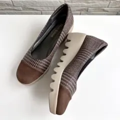 美品 HILLS AVENUE パンプス チェック柄 厚底 コンフォート22.5のサムネイル