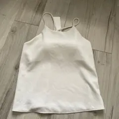 ユニクロ　ブラトップ　白　札付き　Mサイズ