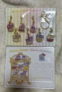 なにわ男子×サンリオ　メタルチャーム　アクリルスマホスタンド