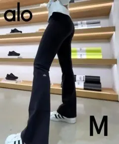 alo yoga ブラック Sサイズフレアヨガパンツ レギンス - メルカリ