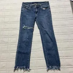 GUESS ダメージデニムパンツ フリンジヘムのサムネイル