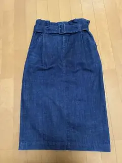 Saloon デニムタイトスカート ベルト付きのサムネイル