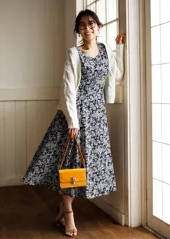 アプワイザーリッシェ　花柄Vネックロングワンピース