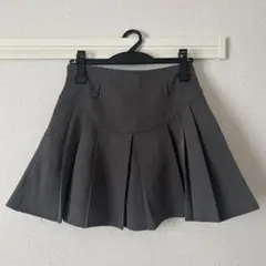 グレー　プリーツスカート