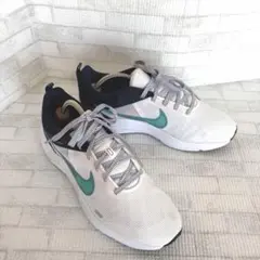美品　NIKE ナイキ ランニングシューズ ホワイト グリーン 25.5