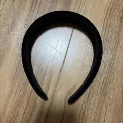 ベロア調 カチューシャ ブラック ヘアアクセサリーのサムネイル