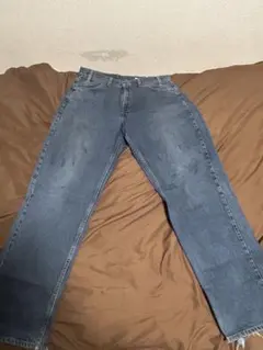 Levi’s加工ブルーストレートジーンズ