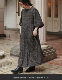 【試着のみ・タグ付】前後2way花柄ティアードワンピース　titivate