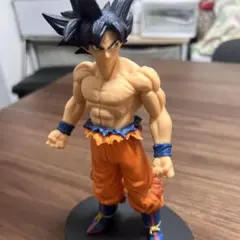 孫悟空 フィギュア 戦闘ポーズ