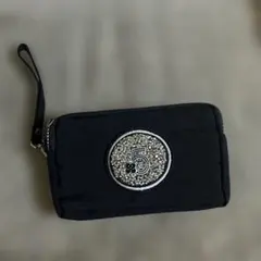 ビーズ装飾の黒いポーチ