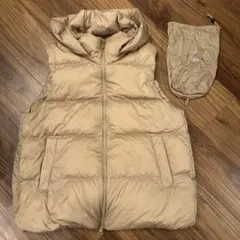 ユニクロ ウルトラライトダウンボリュームベスト　ベージュ L サイズ 収納袋付