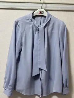 ボウタイ付き長袖ブラウス