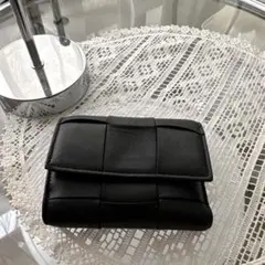 BOTTEGA VENETA イントレチャート三つ折り財布 カセットブラックのサムネイル