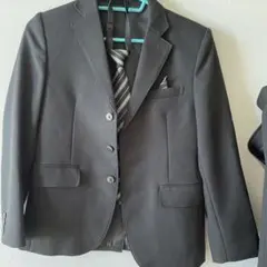 黒のフォーマルスーツ160