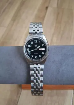 SEIKO 5 自動巻き 7S26-3180 黒文字盤 アラビア数字のサムネイル