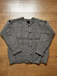 オオカミとフクロウ ケーブル編みニットカーディガン グレー