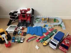 トミカ　ファイヤーステーション、デカパトロールカー　トミカ54台まとめ売り トミカ ファイヤーステーション、デカパトロールカー トミカ54台まとめ
