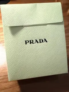 PRADA ギフト紙袋　包装