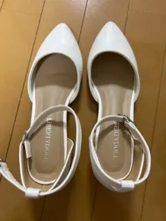 v*u様 LIBERTYDOLL ホワイト パンプス