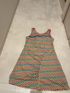カラフルなノースリーブ　テニスウェアワンピース