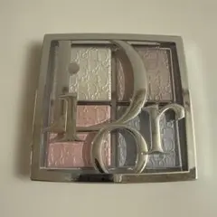 Dior バックステージグロウマキシマイザーパレット 002