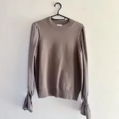 GU 袖フリルカットソー、カーキブラウン、長袖