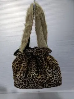 ヒョウ柄ファー付きグラニーバッグ